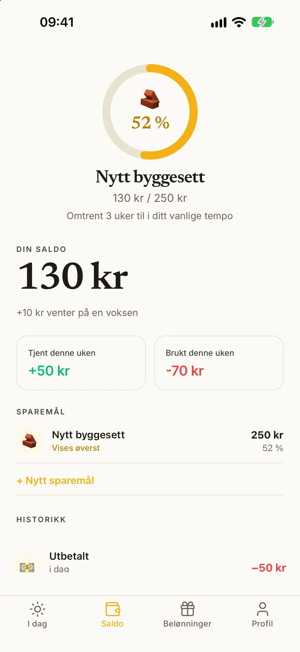 Barnets saldo med et sparemål øverst, 52 prosent fylt med 130 kr av 250 kr, og omtrent 3 uker igjen i vanlig tempo